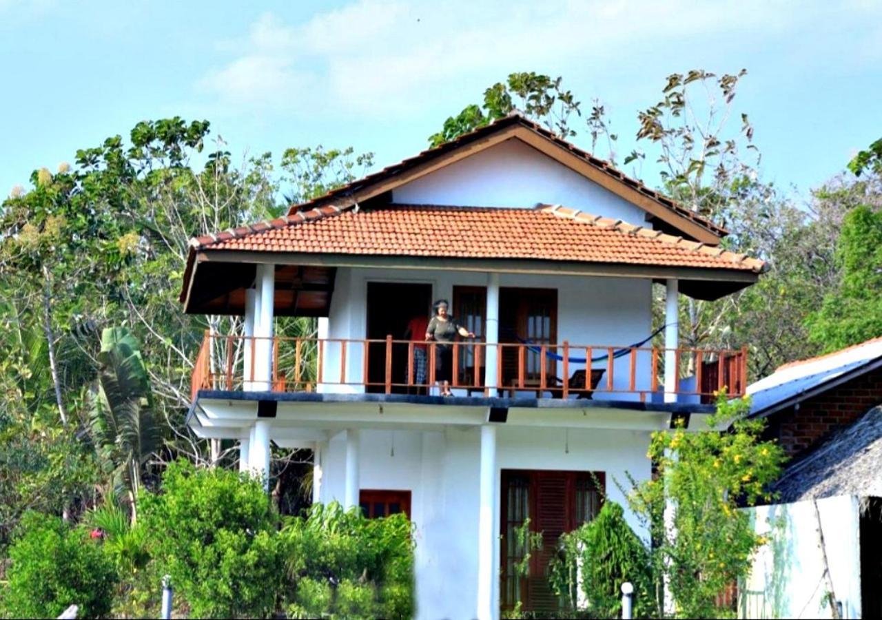 Pearl Cave Cabanas & Resturant Tangalle Bagian luar foto