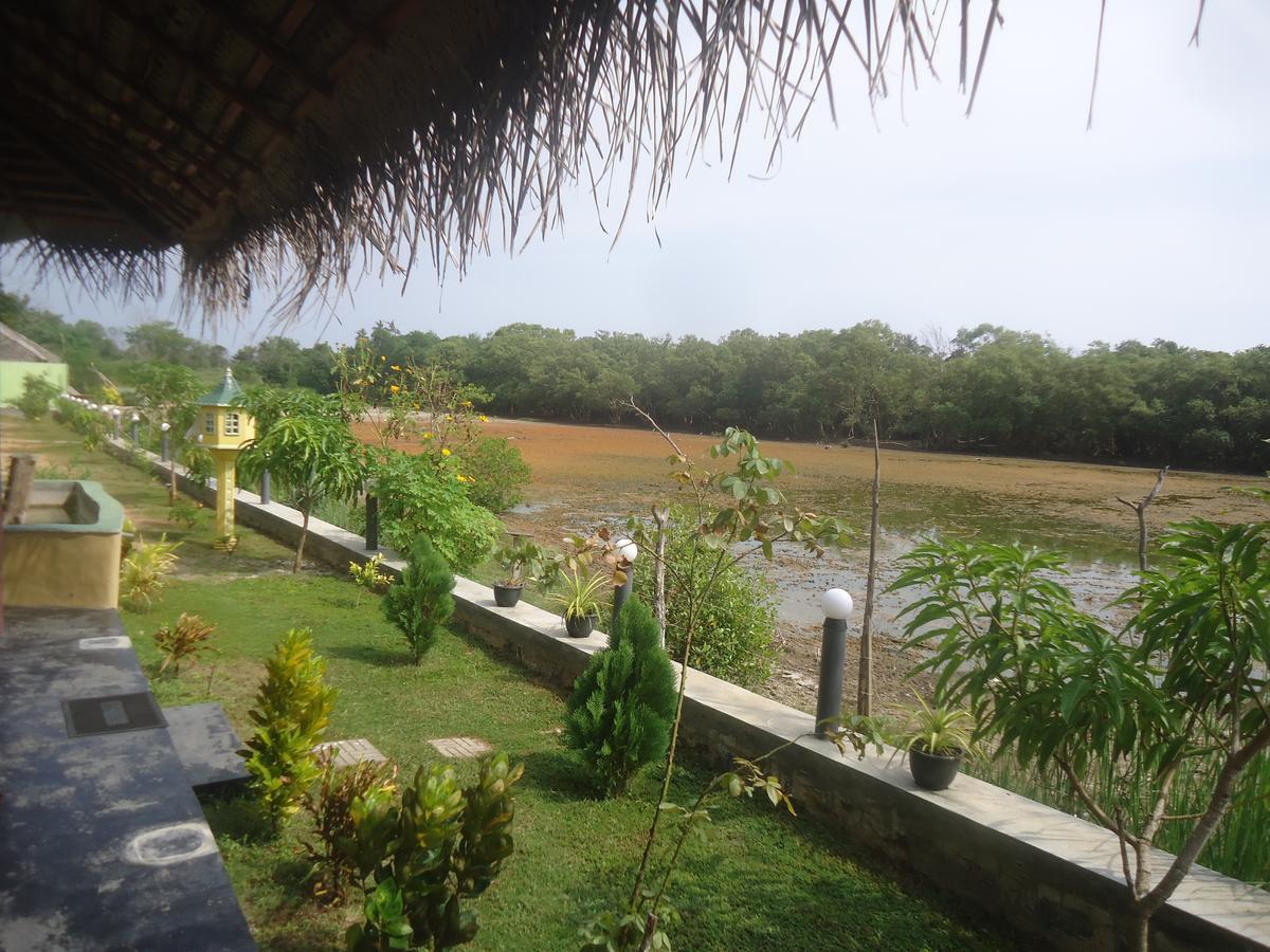 Pearl Cave Cabanas & Resturant Tangalle Bagian luar foto